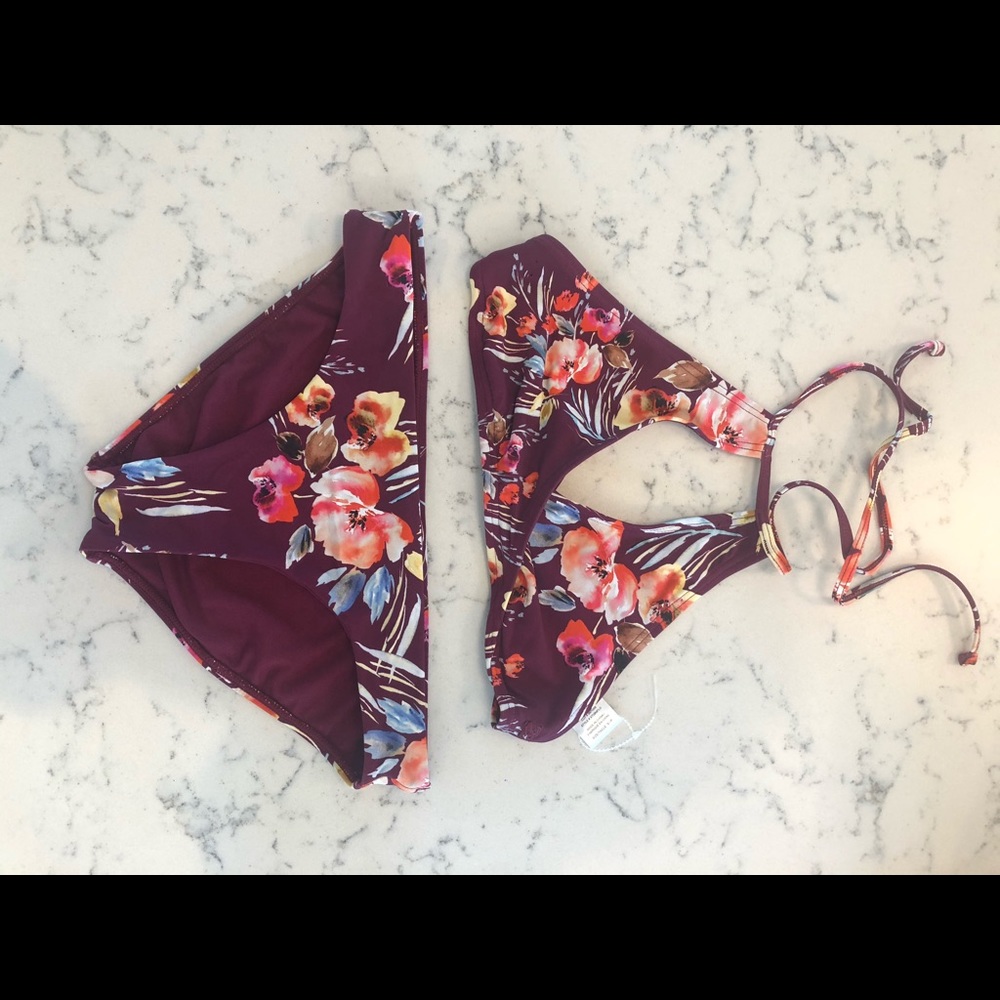 Billabong floral bikini - size small